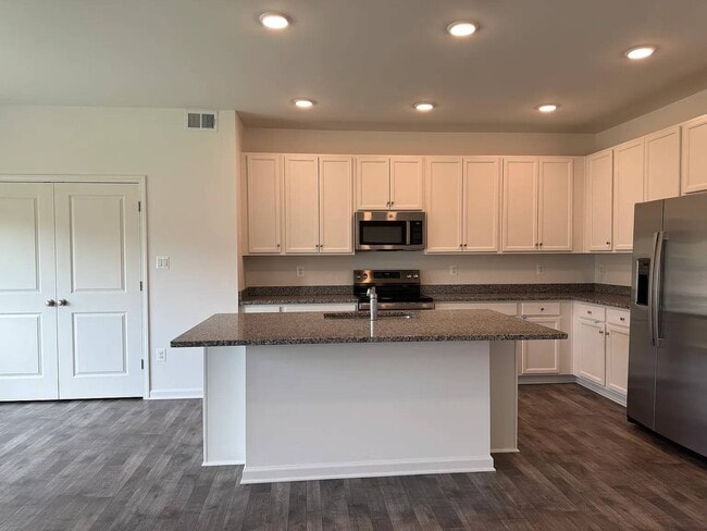 Building Photo - 74 Reformation Dr