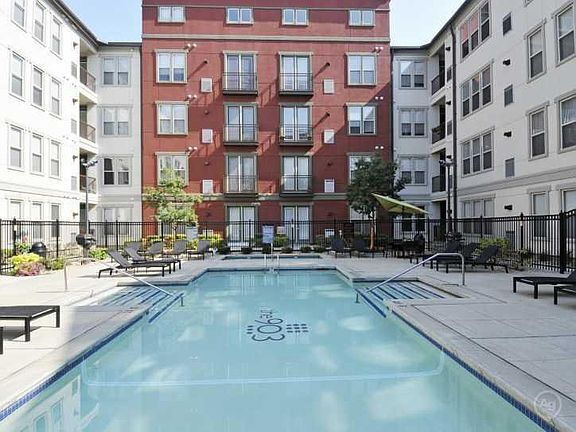 Building Photo - 1000 Providence Pl