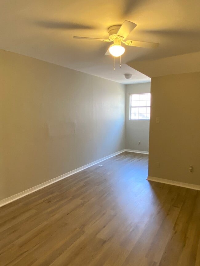 Building Photo - Updated Highland Duplex