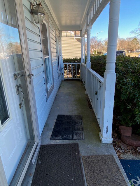 Building Photo - 5381 Lynbrook Landing