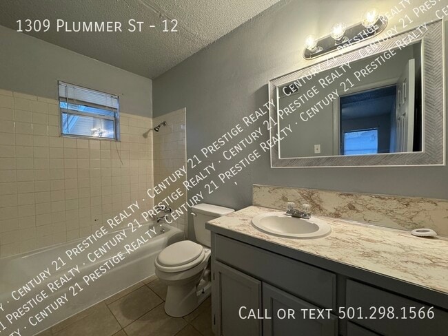 Building Photo - 1309 Plummer St