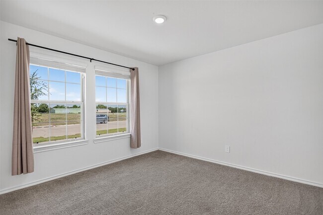 Building Photo - 149 Boxwood Dr