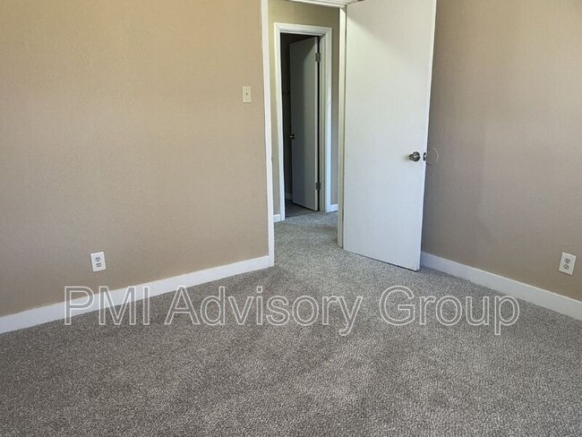 Building Photo - 3510 SW Clare Ave