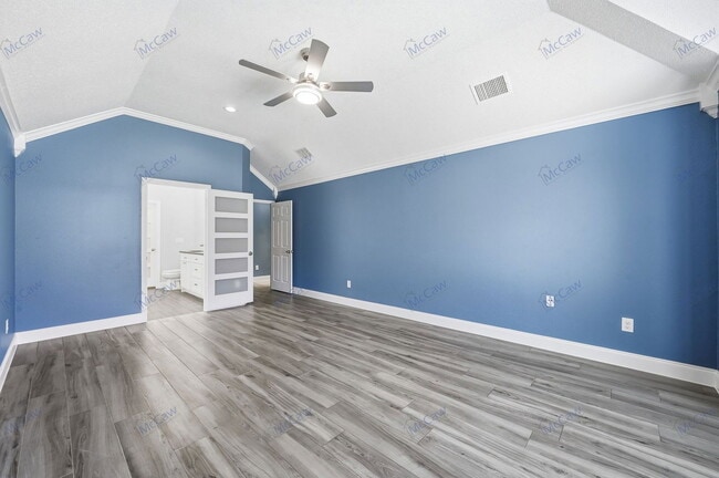 Building Photo - 1915 Paloma Way