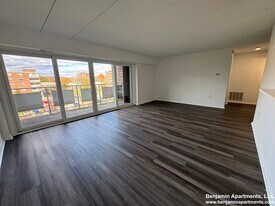 Building Photo - 53 Hill Rd