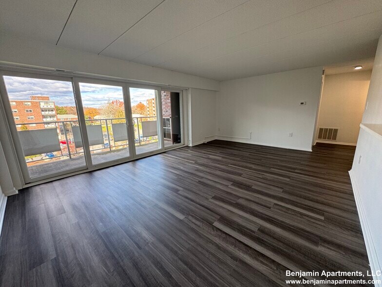 Primary Photo - 53 Hill Rd