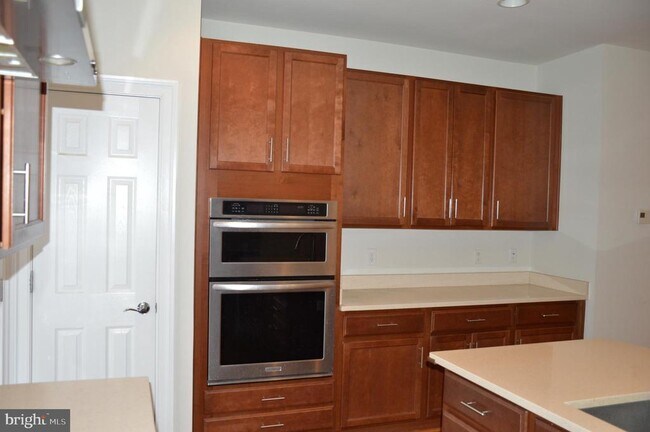 Building Photo - 3059 Waterloo Ln
