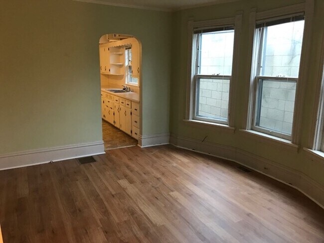 Building Photo - 2065 Winnebago St