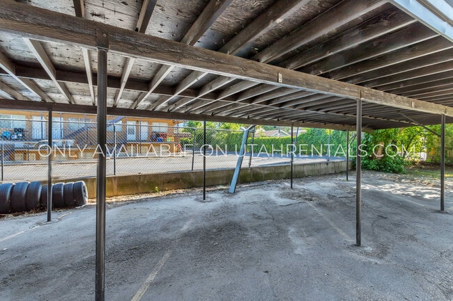 Building Photo - 3476 Brinker