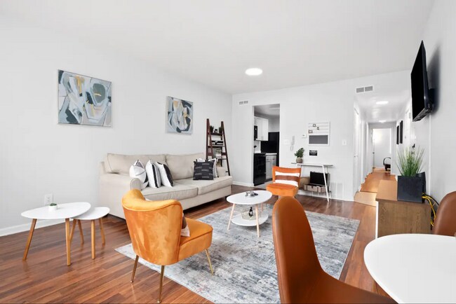 Building Photo - Pershing Properties