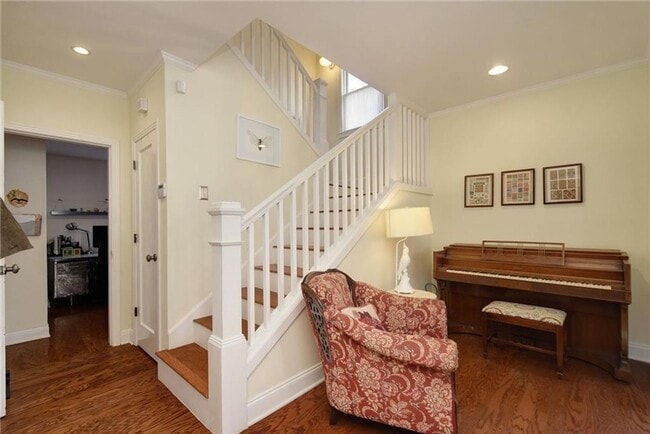 Building Photo - 4412 Barrow Ave