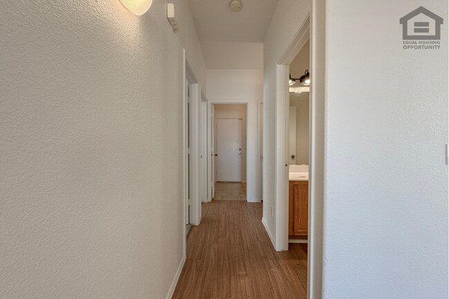 Building Photo - 4Bed/2Bath House in El Mirage! Ready for Immediate Move-In!