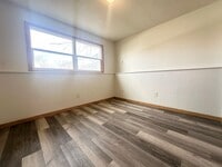 Building Photo - Regal Landing ||||