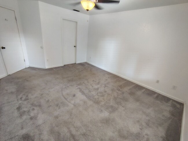 Building Photo - 2218 Heritage Manor Dr