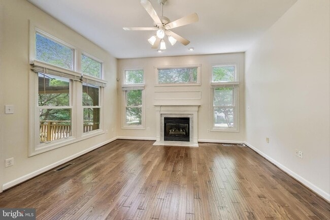 Building Photo - 114 Fordham Dr
