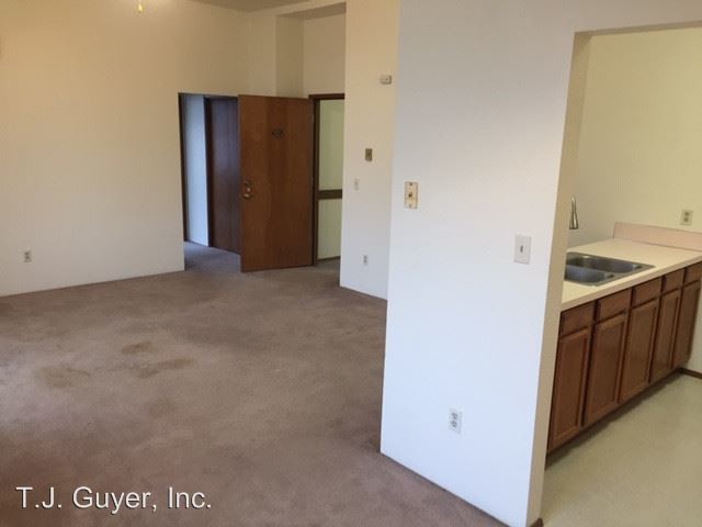 Building Photo - 369 NW Chehalis Ave