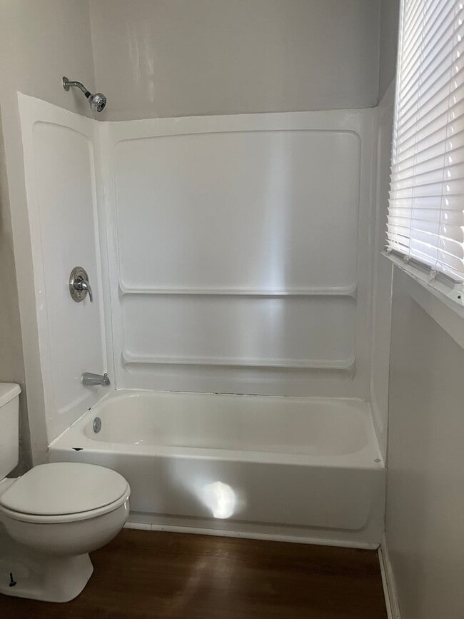 Building Photo - 432 2nd Ave