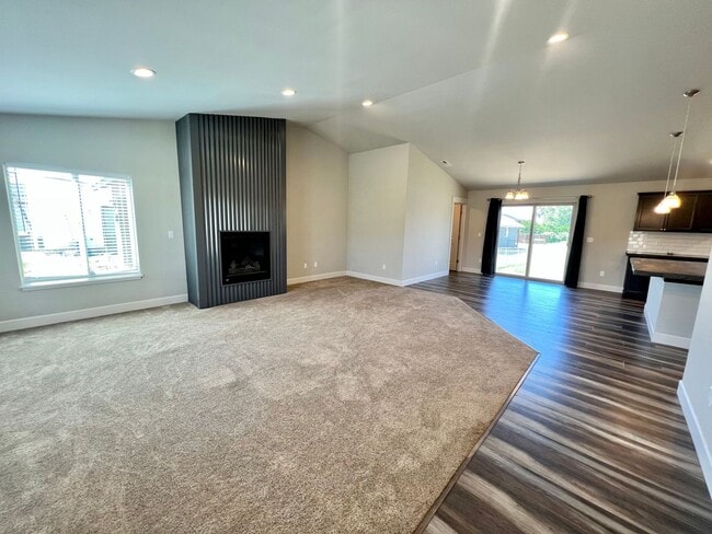Building Photo - Modern 4 Bedroom Rambler in Ellensburg
