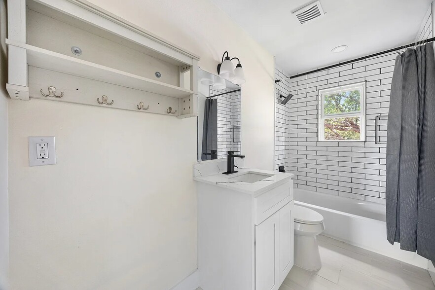 Building Photo - 2609 Dalgreen Dr