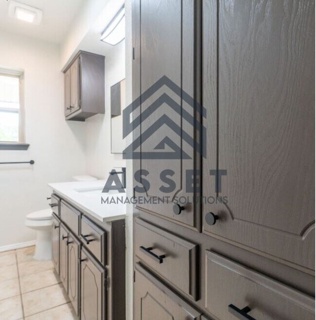 Building Photo - 4 Bedroom Rent to Own Home Available!