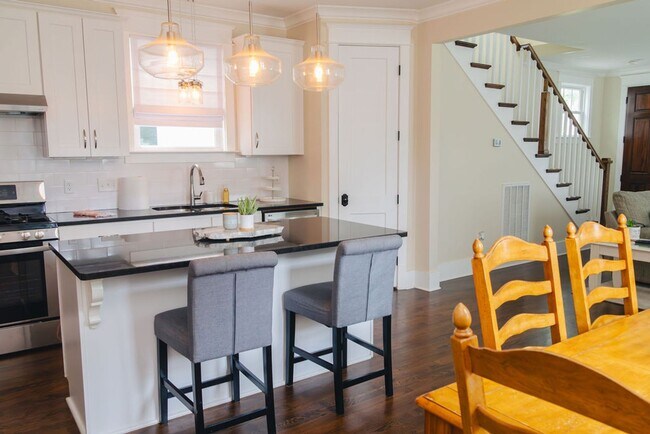 Building Photo - Beautiful 3 bedroom Home for Rent, middle of The Nations with a "4th"/bonus room