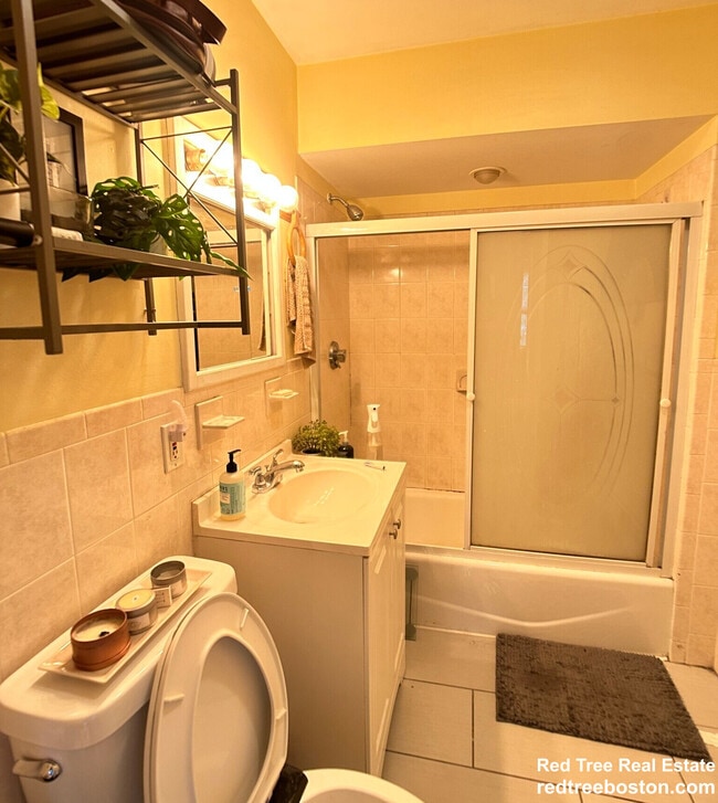 Primary Photo - 3 Holman St