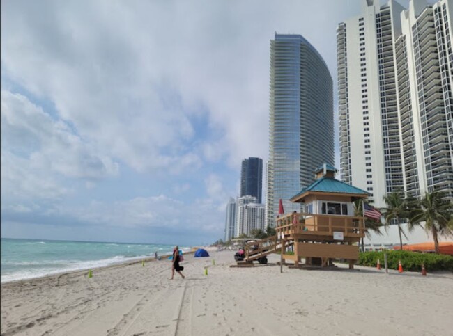 Building Photo - 19201 Collins Ave