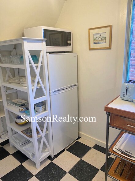 Building Photo - 38 Keene St