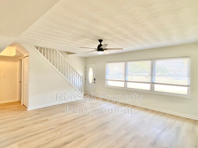 Building Photo - 6209 Ball Ave