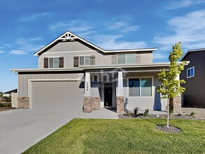 Building Photo - 1366 N Barkvine Ave