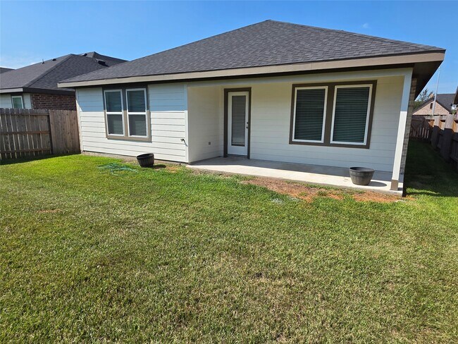 Building Photo - 4923 Edgewood Dr