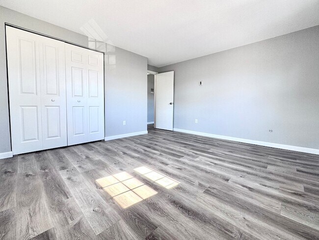 Building Photo - 17 Old Colony Ln