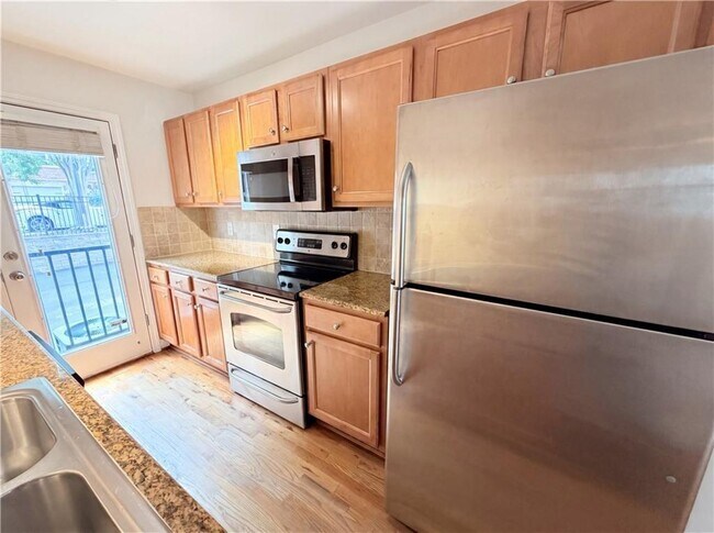 Building Photo - 48 Peachtree Ave NE