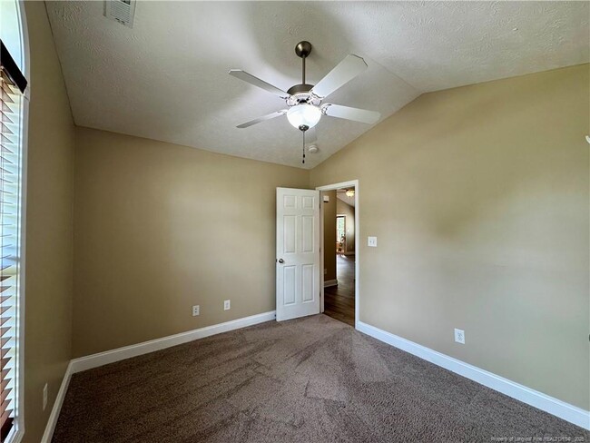 Building Photo - 230 Hunters Creek Dr
