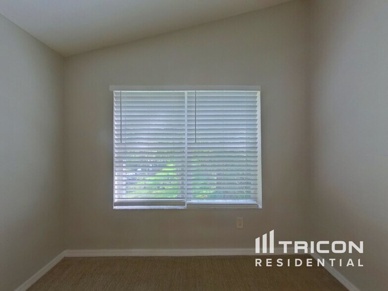Building Photo - 10501 Grayslake Ct