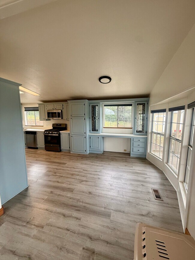 Building Photo - 14555 E Van Tam Way