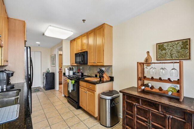 Building Photo - 77 S Evergreen Ave
