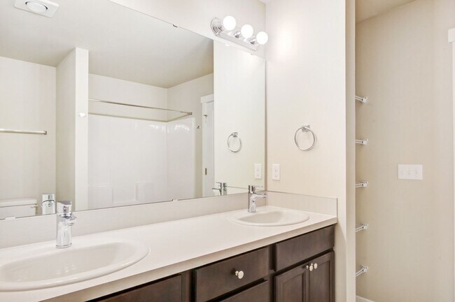 Building Photo - 4bd 2.5ba in LSSD