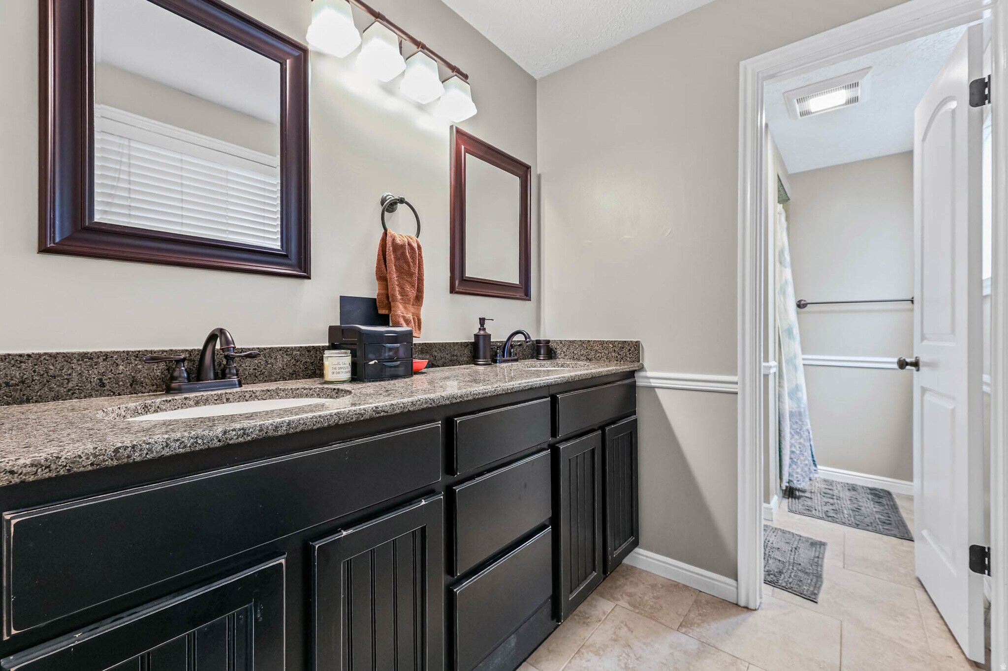 Building Photo - 9107 S Peach Blossom Dr