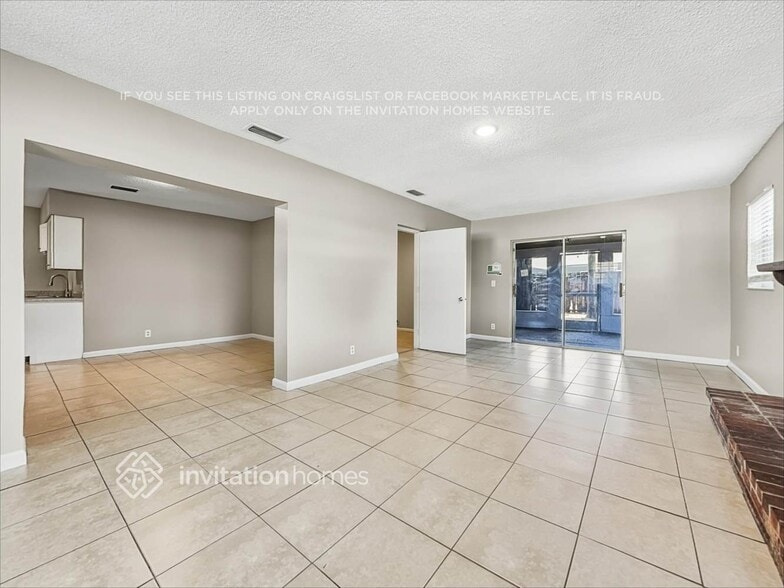 Building Photo - 512 E Hilda Dr