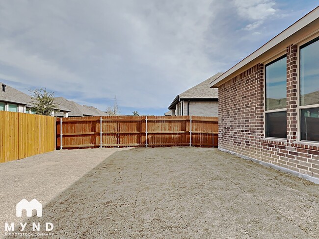 Building Photo - 14844 Gentry Dr
