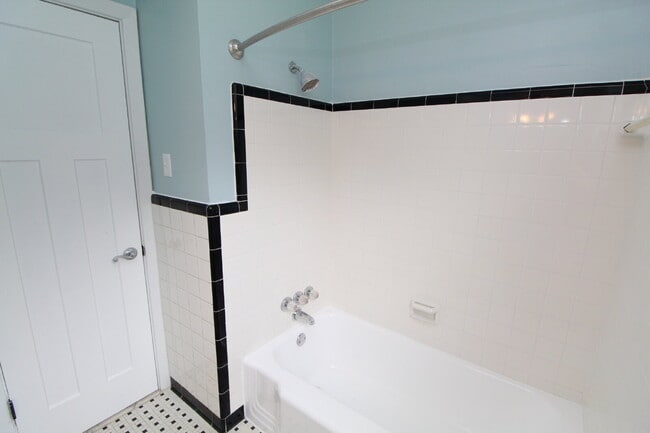 Building Photo - Spacious 3-Bedroom Home Off Fairfield – Pe...