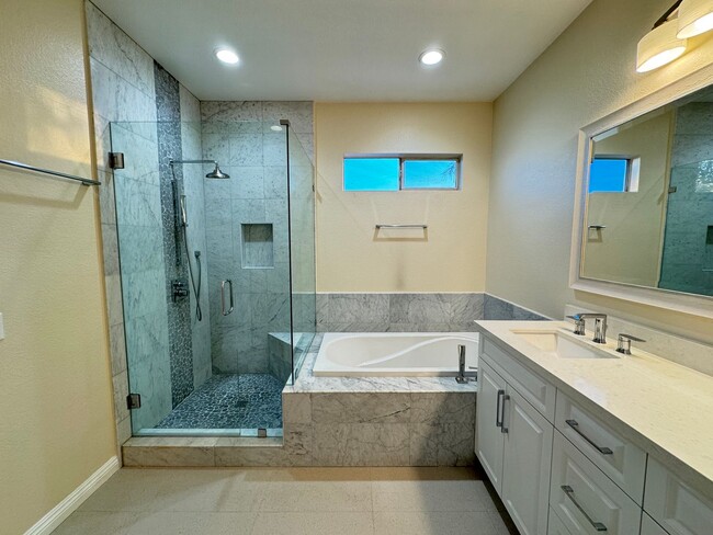 Building Photo - Immaculate 3Bd/2.5Ba Home in Foothill Ranch w/Community Pool, Water Softener and Amazing Location!