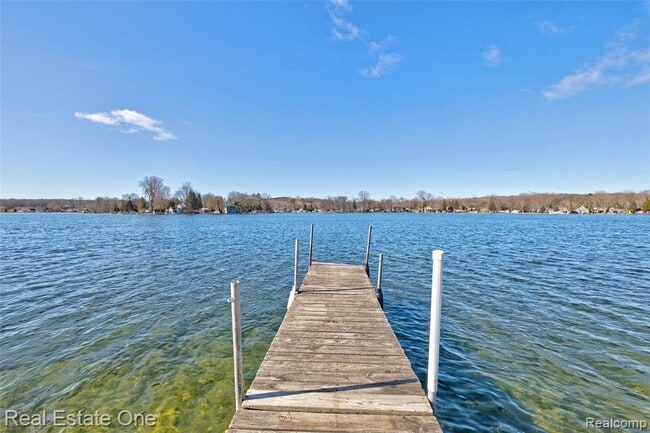 Building Photo - 1982 S Ortonville Rd