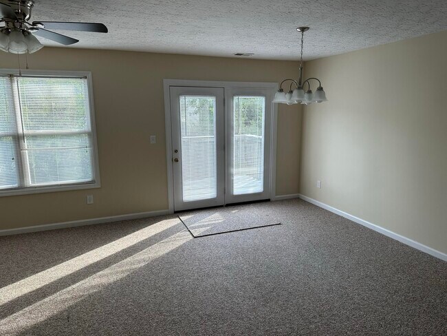 Building Photo - 1021 Excel Ct
