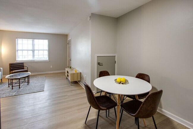Building Photo - FIRST FULL MONTHS RENT FREE WITH A 13 MONT...