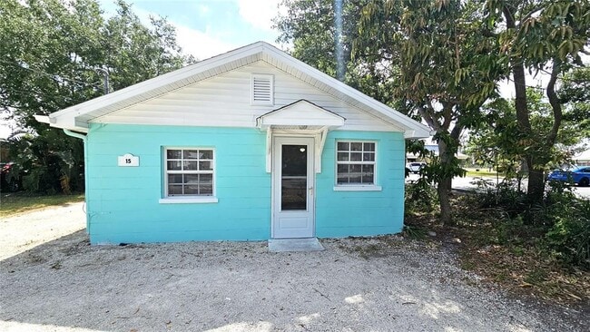 Building Photo - 15 N Mango St