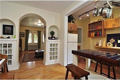 Dining - 5552 Beacon St