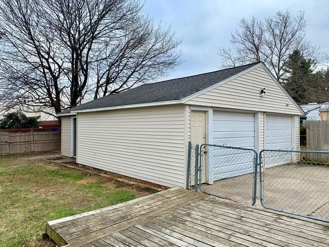 Building Photo - Three Bedroom Home in Kenowa Hills