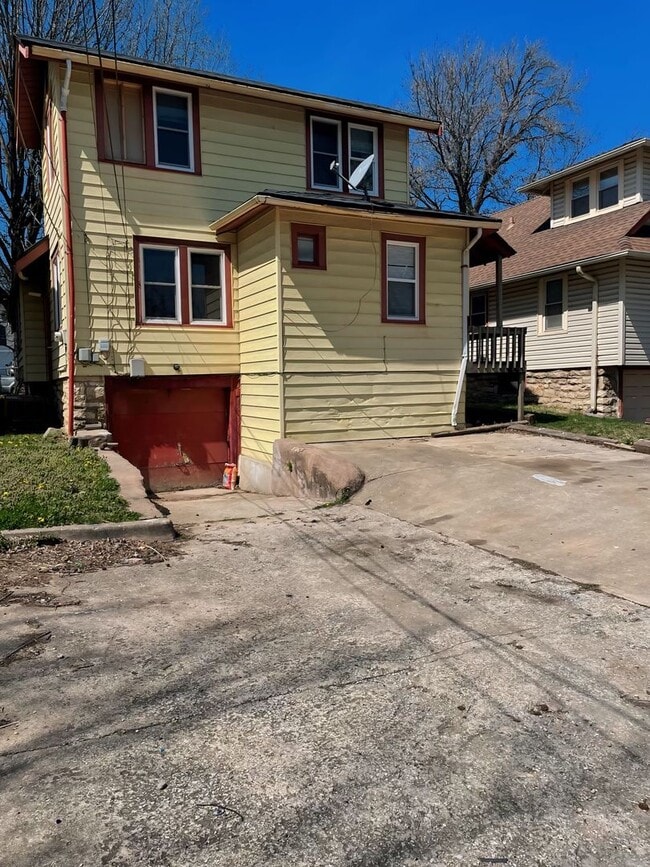 Building Photo - 5817 Highland Ave